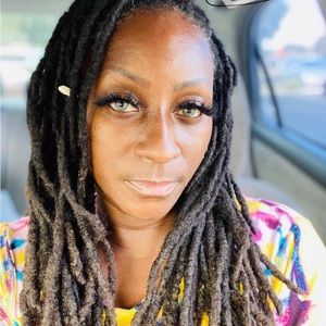 Meet your Posher, Sharon